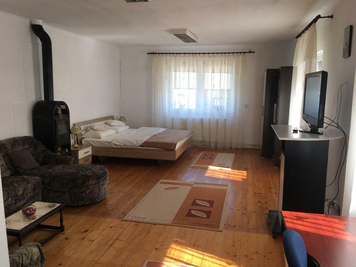 Brick Airport Apartment คริสเตียน ภายนอก รูปภาพ